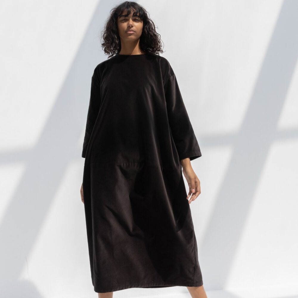 Black Crane Women's Oversized Velveteen Long Bud Dress Sumi Black Sz XS